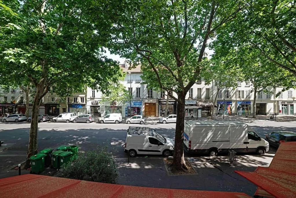 Artistic Apartment In Paris 12 France