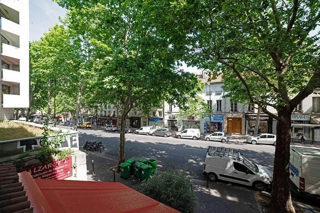 Artistic Apartment In Paris 12