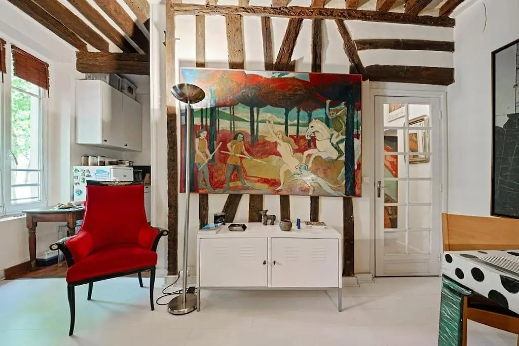 Artistic Apartment In Paris 12